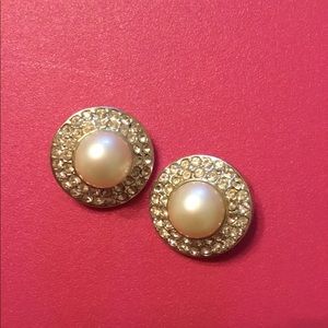 Clip earrings